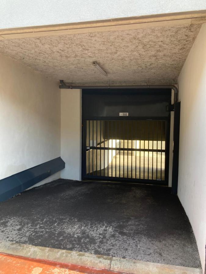 Appartement Design Au Coeur De Montpellier Avec Parking Prive Luaran gambar