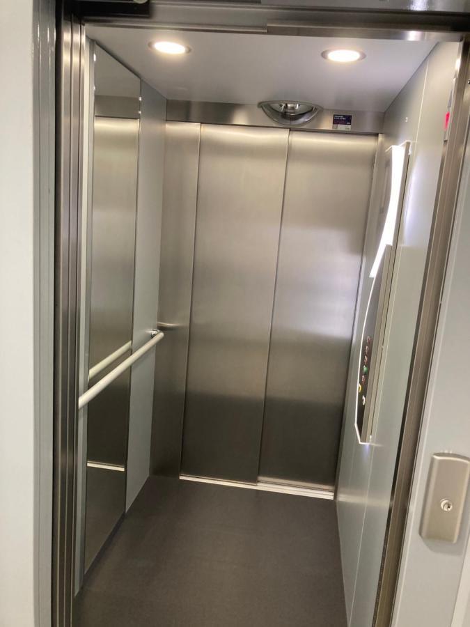 Appartement Design Au Coeur De Montpellier Avec Parking Prive Luaran gambar