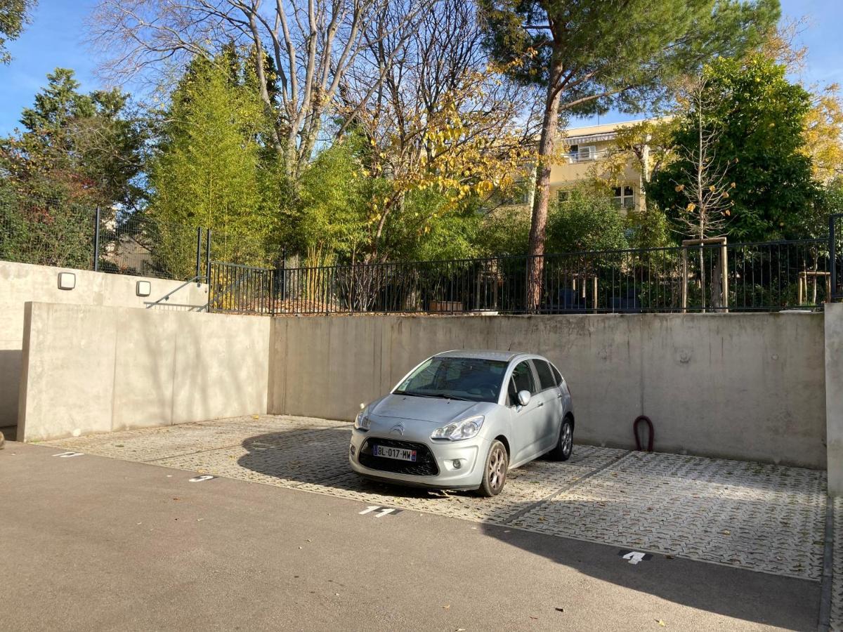 Appartement Design Au Coeur De Montpellier Avec Parking Prive Luaran gambar