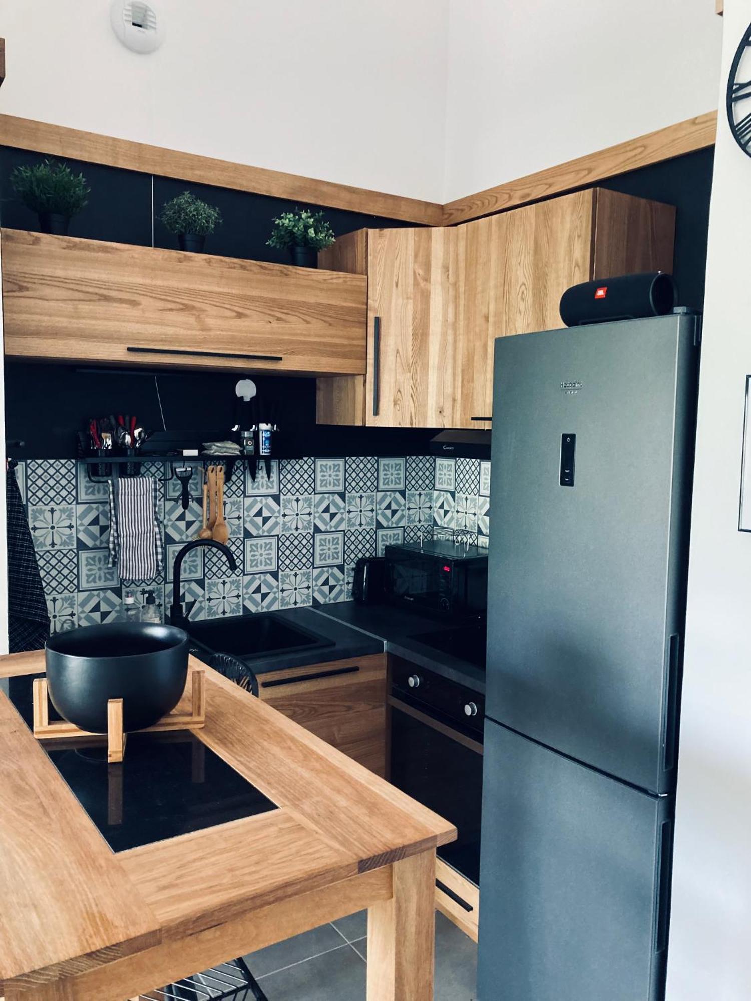 Appartement Design Au Coeur De Montpellier Avec Parking Prive Luaran gambar
